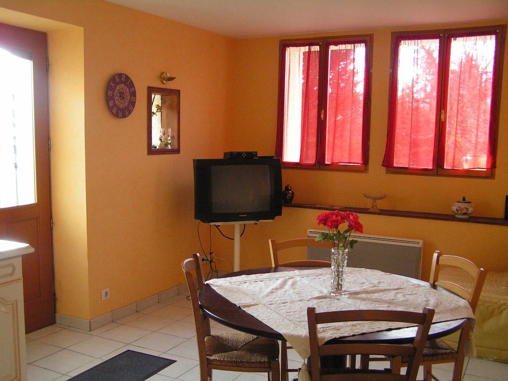A L'Olivier Bed & Breakfast Montcaret Exterior photo