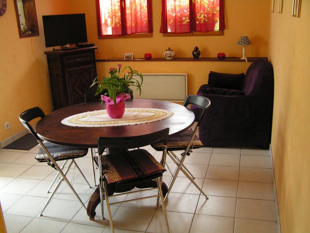 A L'Olivier Bed & Breakfast Montcaret Exterior photo